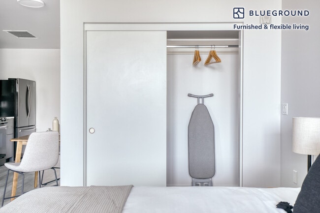 Building Photo - 700 N Spaulding Ave