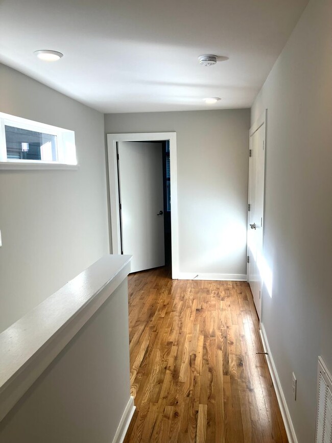 Building Photo - Contemporary East Nashville Home.   MOVE IN SPECIAL $500 OFF ONE MONTH'S RENT