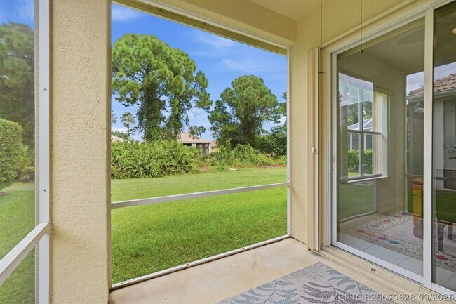 Building Photo - 707 SW San Salvador Cv