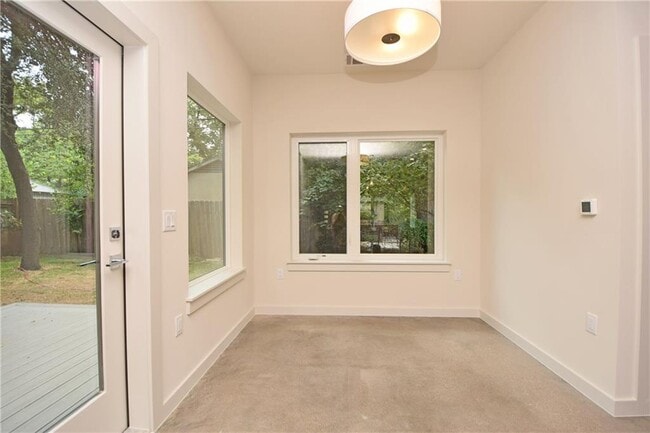 Building Photo - 5405 Sunshine Dr