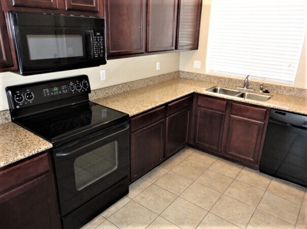 Building Photo - 3787 E Flower Ct
