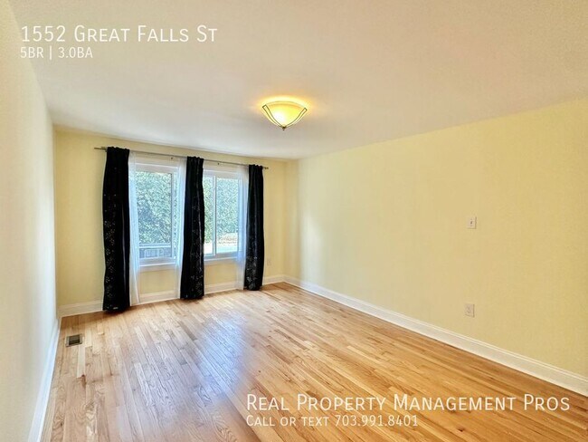 Building Photo - 1552 Great Falls St
