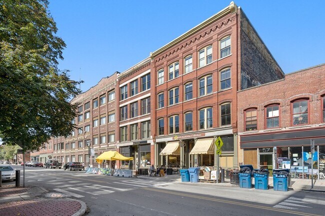 Building Photo - 61 Market St