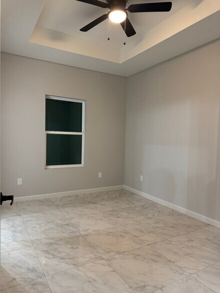 Building Photo - 703 Pedro St