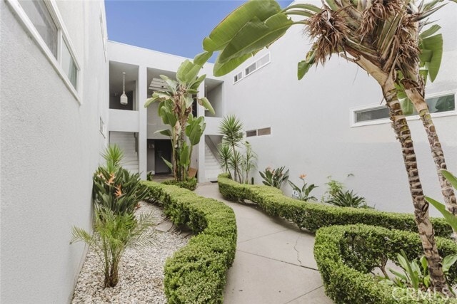 Building Photo - 432 S Sierra Madre Blvd