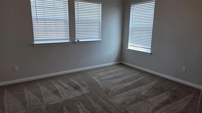 Building Photo - 209 Winding Hollow Ln