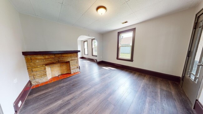 Building Photo - Cudell Area - 4 Bedroom Single Family Home