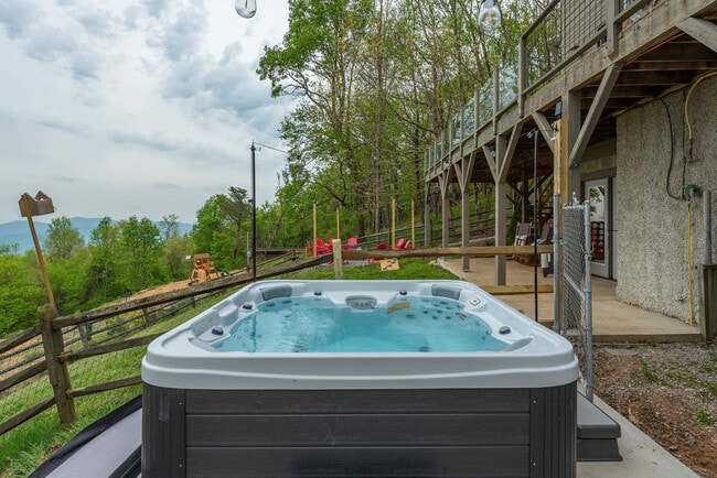 Building Photo - 36 Randall Dr