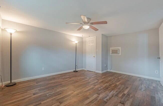 Building Photo - 4206 Walker St