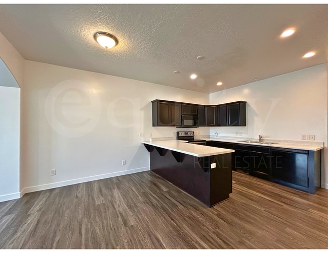 Building Photo - 674 E 380 N