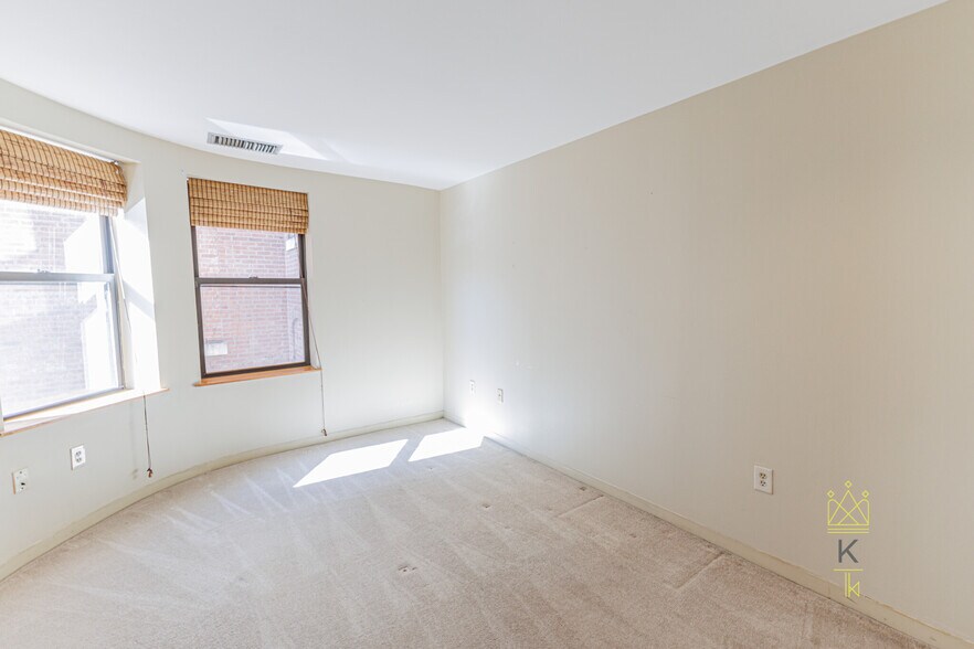 Building Photo - 96 Gainsborough St