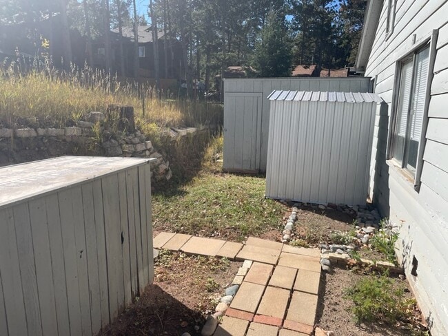 Building Photo - Woodland Park 1-Bedroom!