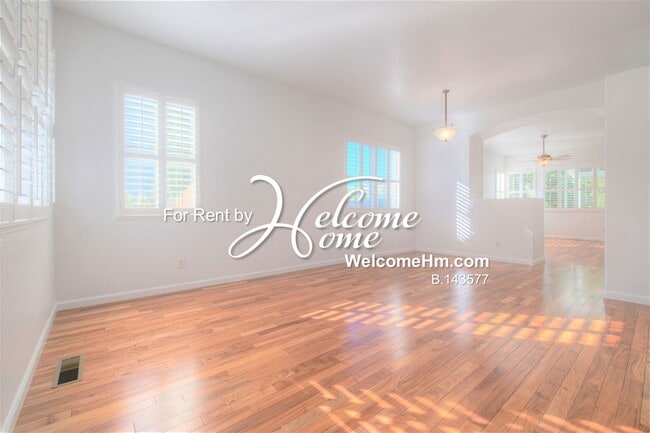 Building Photo - 3125 Roxbury Dr