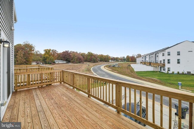 Building Photo - 8816 Selby Ct