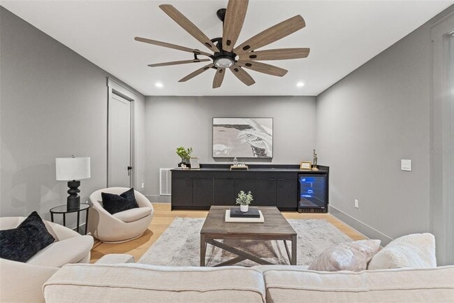 Building Photo - 807 W Park Ave