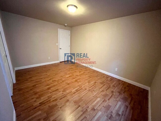 Building Photo - 10276 Deer Meadow Cir