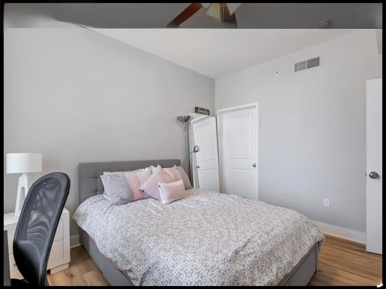 Building Photo - 314 N Broadway