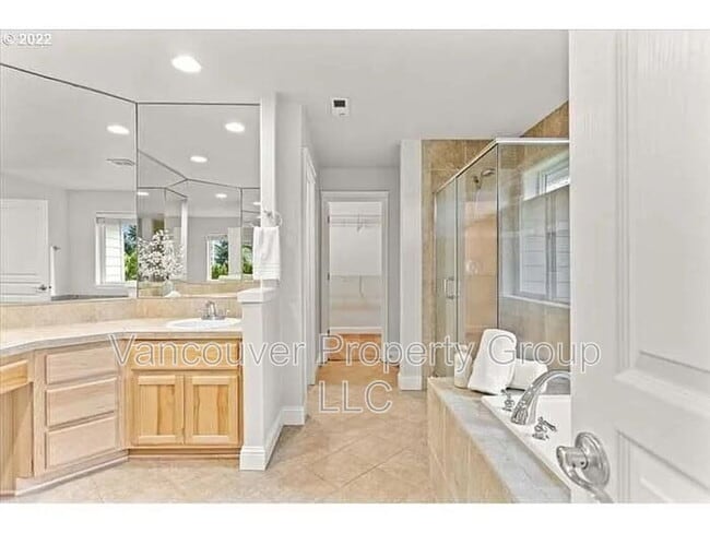 Building Photo - 2310 NE 158th Ave