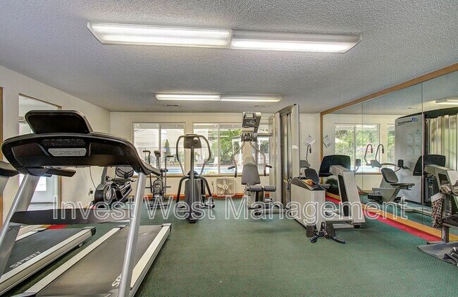 Building Photo - 13216 NE Salmon Creek Ave