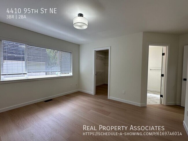 Building Photo - 4410 95th St NE