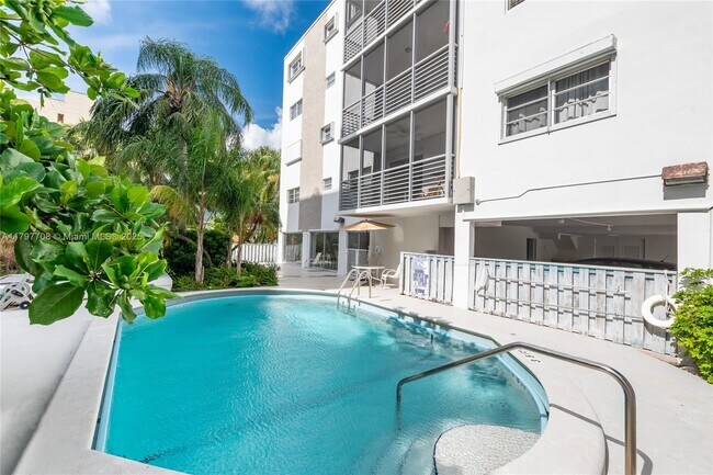 Building Photo - 301 Sunrise Dr