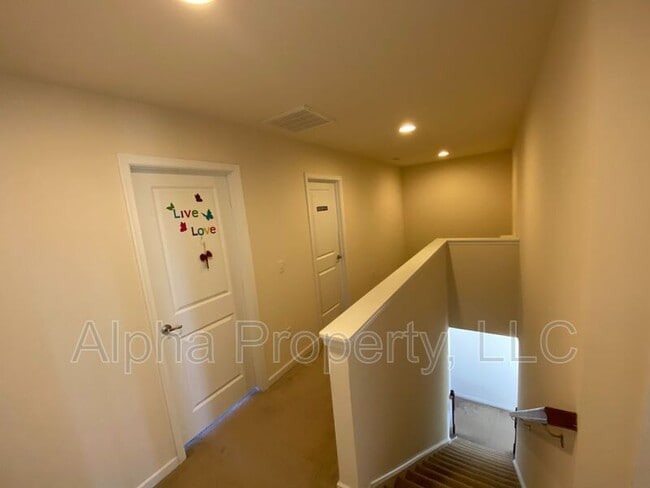 Building Photo - 308 Corday Ln
