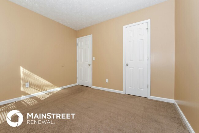 Building Photo - 3154 Chippewa Dr
