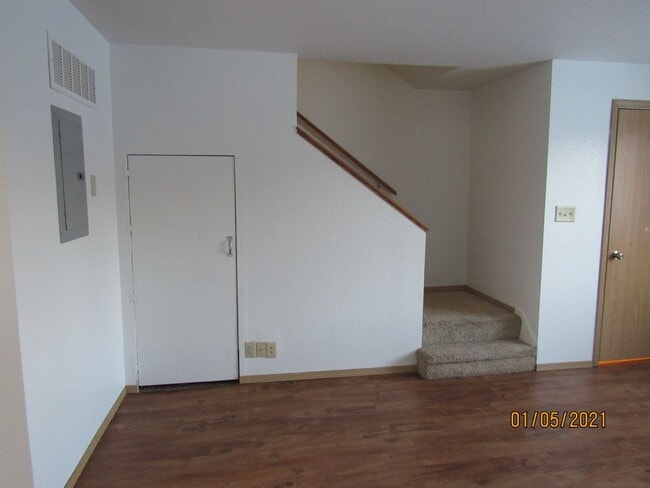 Building Photo - Lathrop St. 1436/1438 - VS