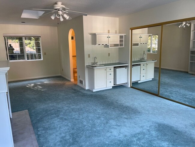 Building Photo - COMING SOON! Large Beautiful 4 Bedroom, 4 Bathroom House!!