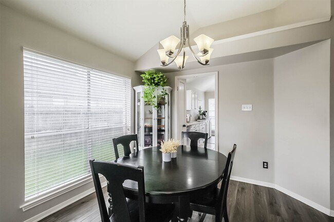 Building Photo - 4311 Duesenberg Ct