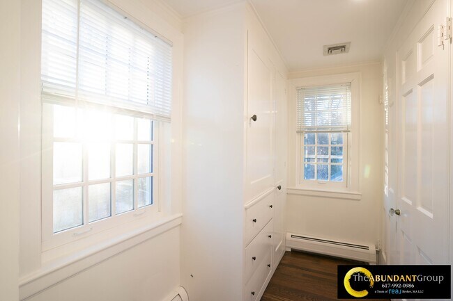 Building Photo - 40 Puddingstone Ln