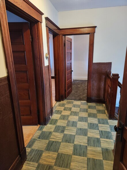 Building Photo - 1395 Section Rd