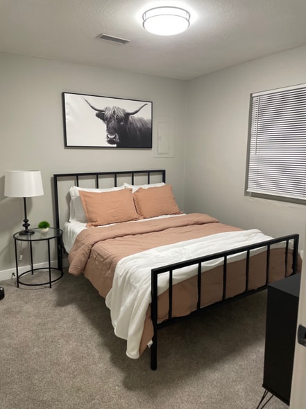 Building Photo - 1086 Mace Rd