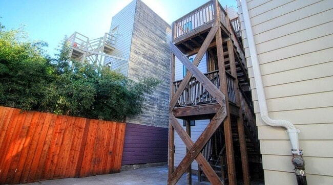 Building Photo - 1373 Minna St