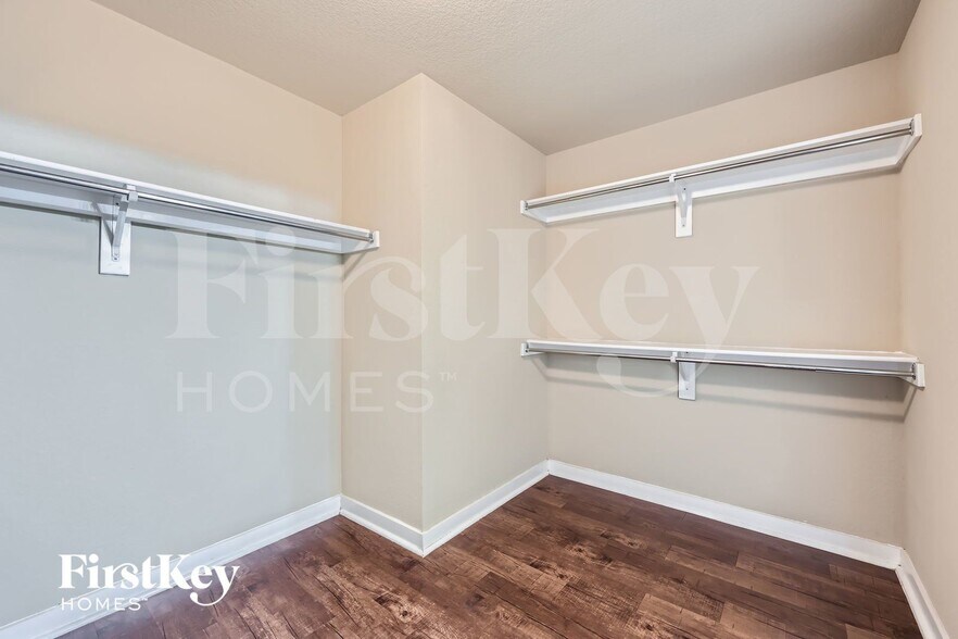 Building Photo - 3613 Cayman Dr