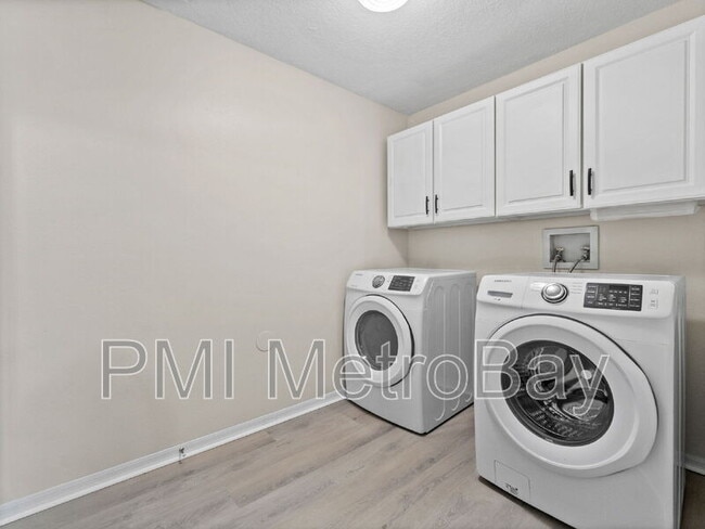 Building Photo - 1424 Firewheel Dr