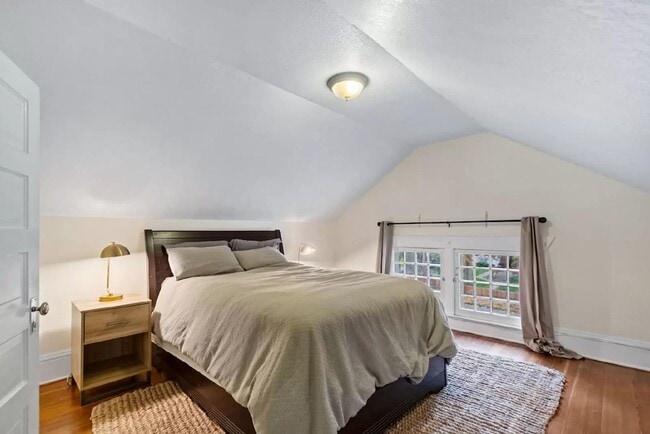 Building Photo - Welcome to this charming craftsman home ne...