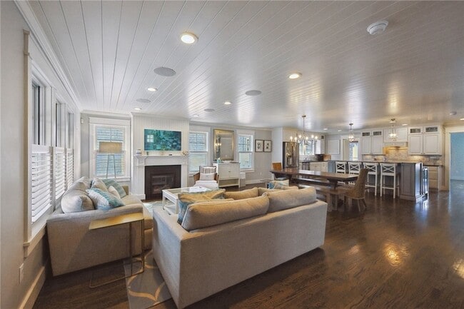 Building Photo - 67 Caswell St