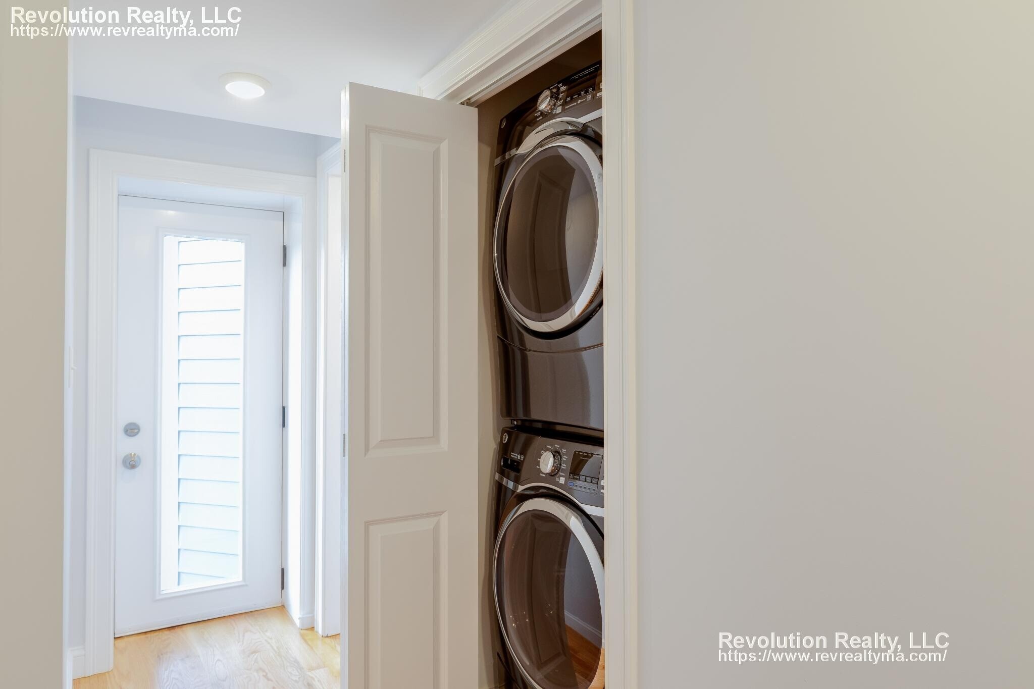 Building Photo - 15 Kenilworth St