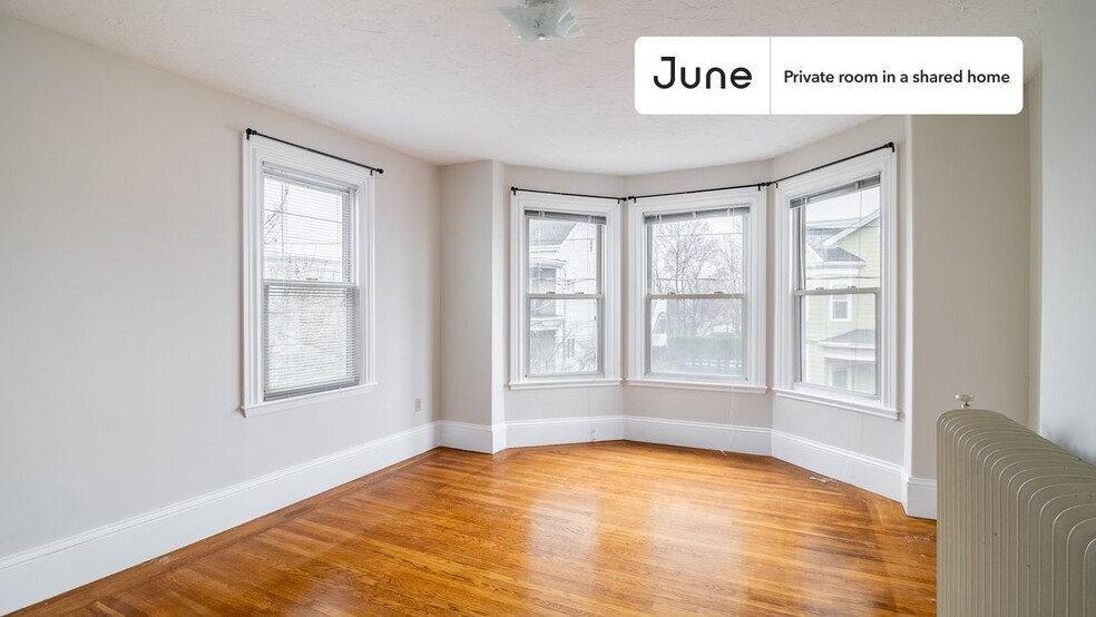 Building Photo - Private bedroom in 3 bed/1 bath Home