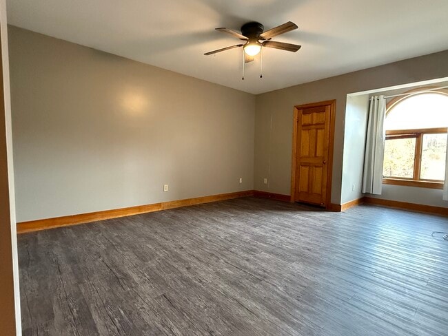 Building Photo - 11 Centre St