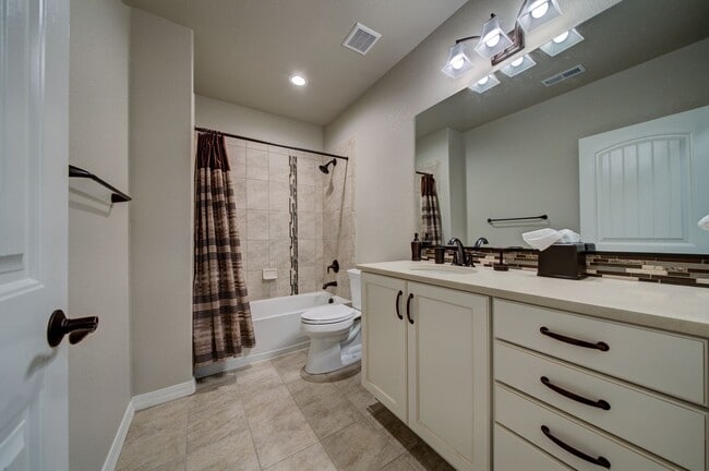 Building Photo - 15838 Long Valley Dr