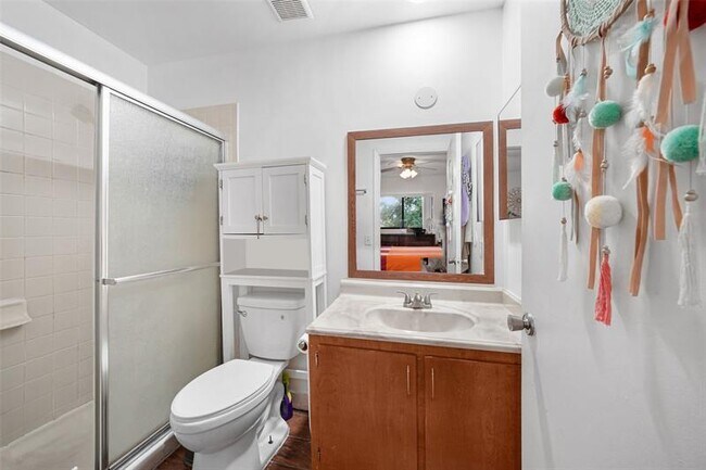 Building Photo - 9468 S Palm Dr