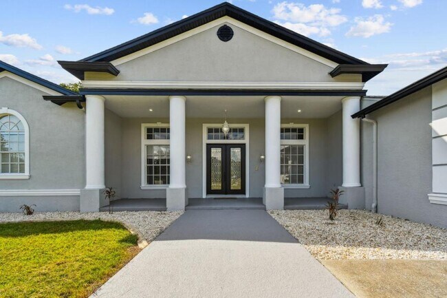 Building Photo - 6644 Country Club Rd