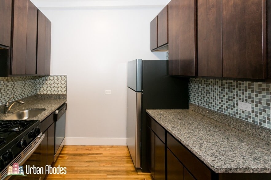 Building Photo - 4847 N Damen Ave