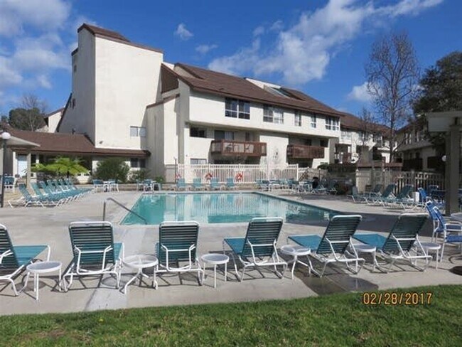 Building Photo - Lovely Mission Valley condo