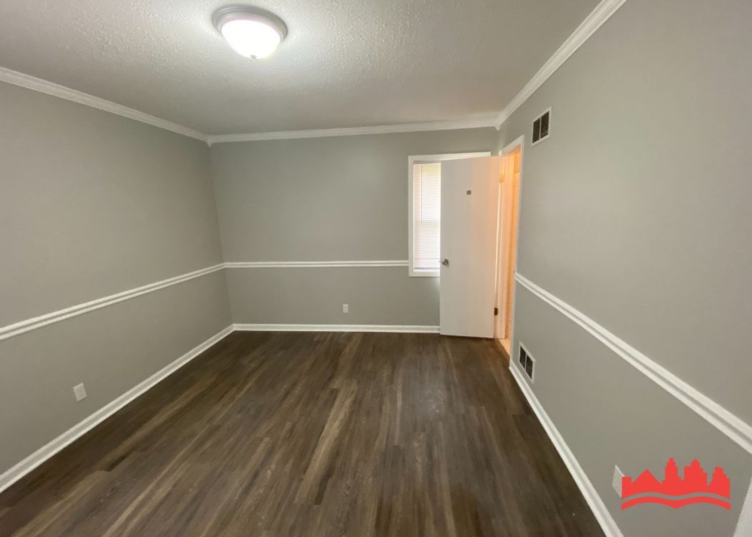 Building Photo - 5303 Villa Del Rey Dr