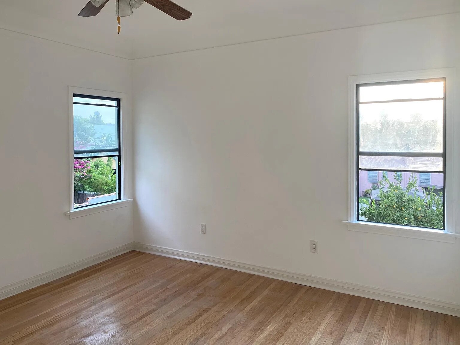 Main bedroom - 2807 Hillcrest Dr