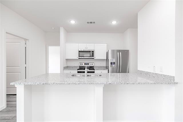 Building Photo - 772 Wellington Dr