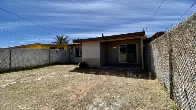 Building Photo - 3519 E Ellington Pl